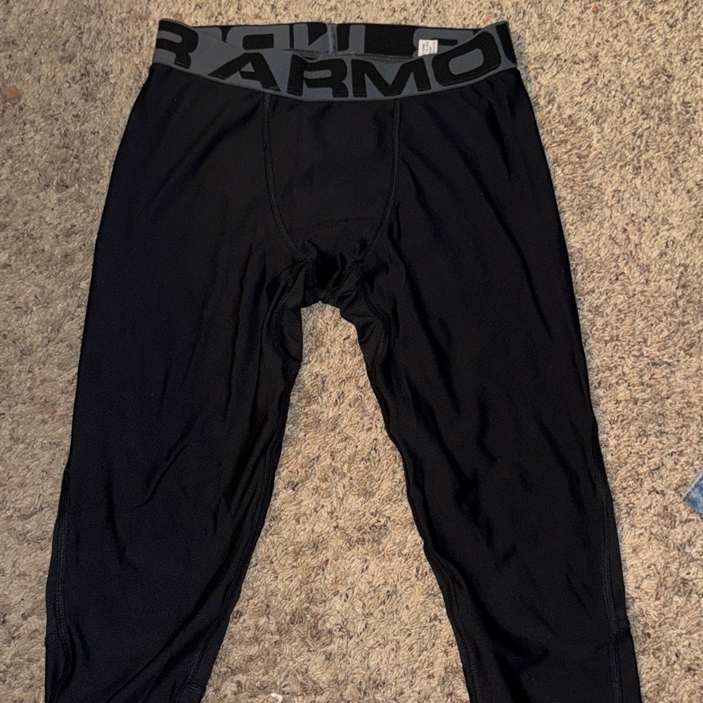 Under Armour Black Athletic compression/Leggings